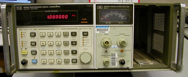 Hp 8660D 2.6GHZ synthesized signal generator w/option.