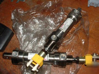 Taiyo parker hydraulic cylinder w/clevis nnb 1000 psi