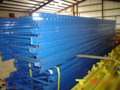 Like new drive in pallet racking system - 