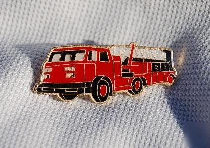 Fire engine/pumper - fire dept. - hat pin - firefighter