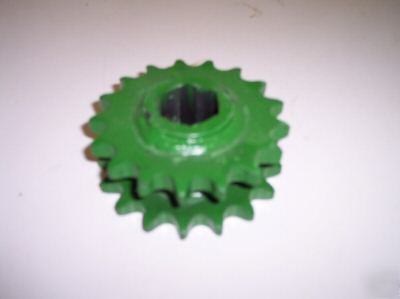 Main drive sprocket from gear box for jd baler #39301