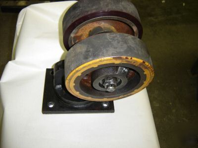 7-1/2 in wheel caster forklift swivel rotating base