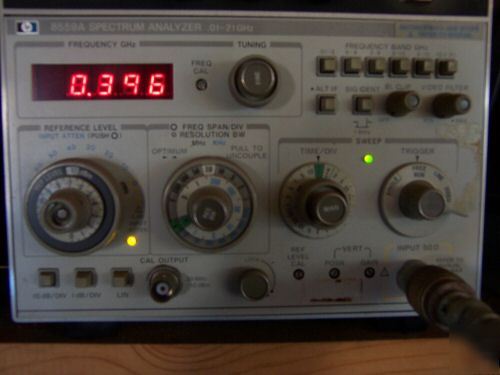 Hp 8559A spectrum analyzer &182T oscilloscope system
