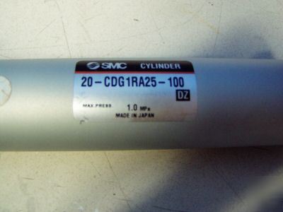 Smc pneumatic cylinder m/n: 20-CDG1RA25 - used