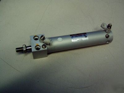 Smc pneumatic cylinder m/n: 20-CDG1RA25 - used