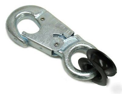 Alloy steel locking dbl-action hook w/ thimble-ii