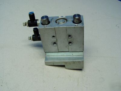 Festo pneumatic cylinder m/n: dfm-25-25-p-a-gf