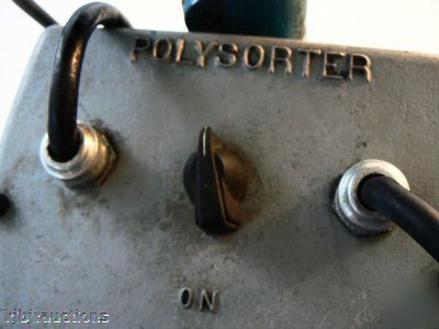 Syntron vibra flow feeder w/ polymer polysorter