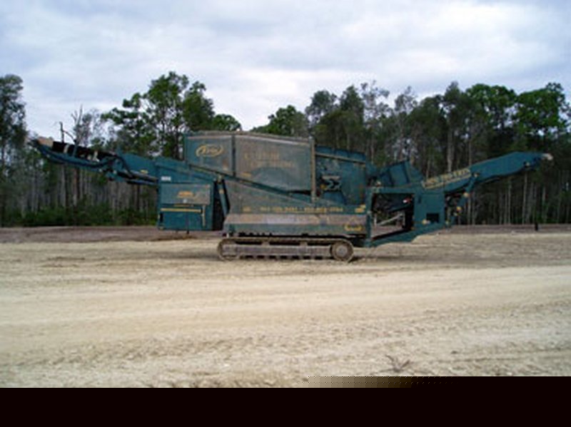 2002 erin FS165T crawler fingerscreener 16' x 5' 2-deck