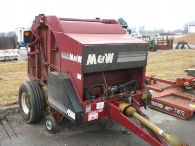 M&w model 4500 round baler