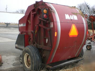 M&w model 4500 round baler