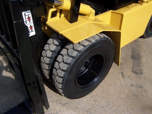 Daewoo 8,000 lb fork lift pneumatic 8000# forklift 