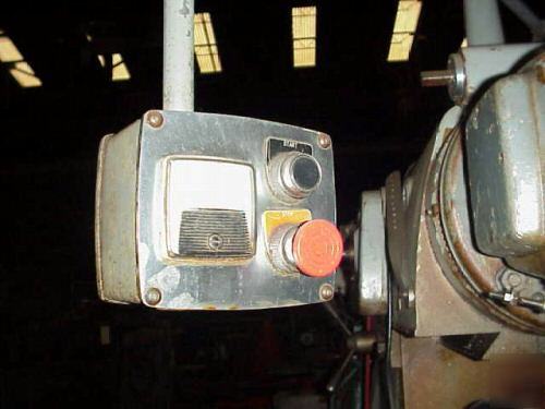 Kerney & trecker universal mill model tf-17 TWO50 taper