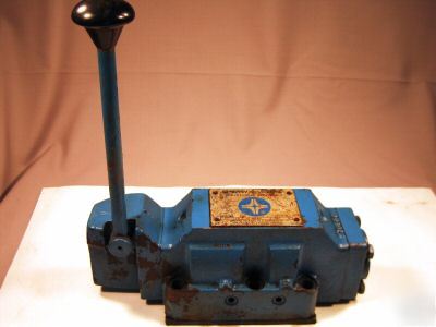Vickers directional hydraulic valve