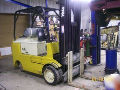 Yale 10,000LB fork-lift - propane