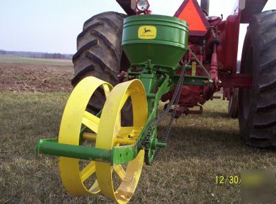 John deere 1 row planter use w/kubota ih ac case etc.