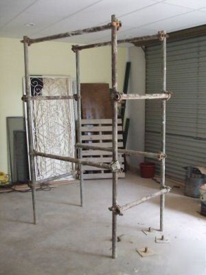 Scaffolding - 2M high 4 adjustable levels 