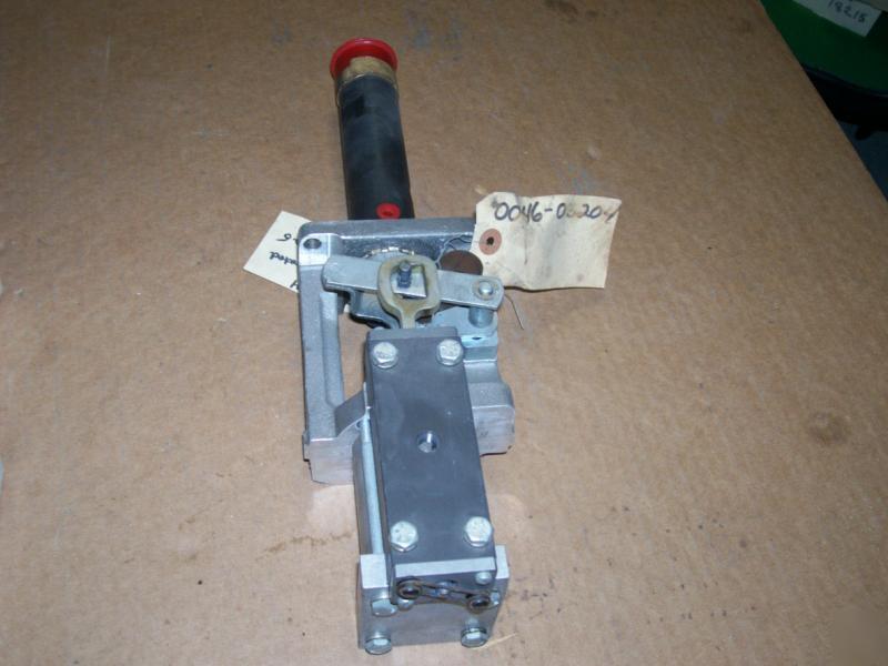 New nordson hot melt glue pump 