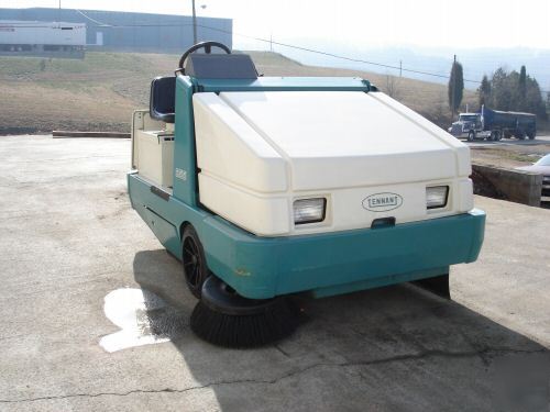 Tennant 355 ride on floor sweeper diesel low hours 