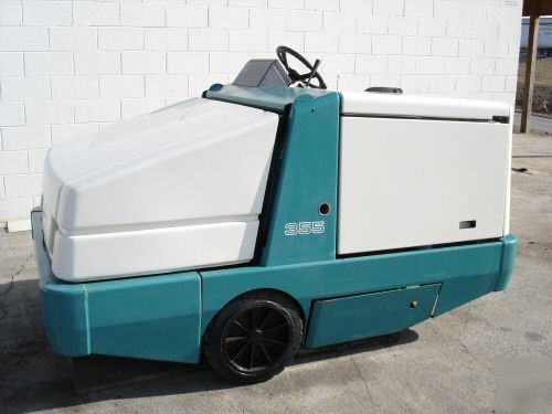 Tennant 355 ride on floor sweeper diesel low hours 