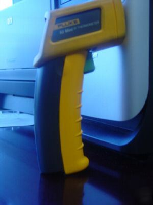 Fluke 62 mini infrared thermometer with carrying case