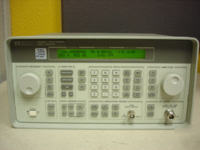 Hp agilent 8648C 3.2GHZ signal generator w/ opt 1E5 8ZE