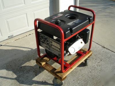 Generac generator 5000 watts 10HP briggs & stratton 