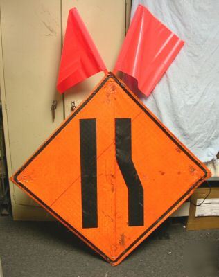 Roll up road sign - merge transition left 36X36