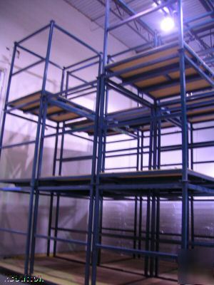 Stackable industrial warehouse storage racking system