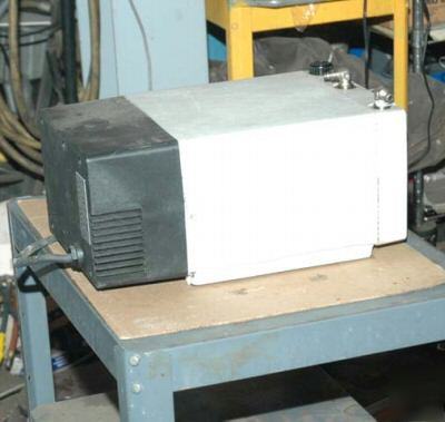 Leybold sogevac SV25 vacuum pump: serial number J93 12 