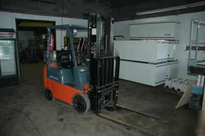 2001 toyota forklift model 7FGCU18 3500 capacity 