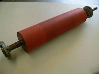 Heavy duty rubber idler roll 24