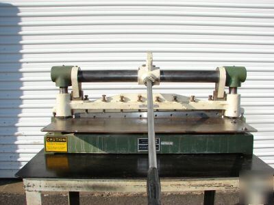 Diacro di-acro 24 no 4 sheet metal shear bench machine