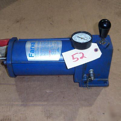 Farval model DA4-101A manual grease pump, 1500 psi