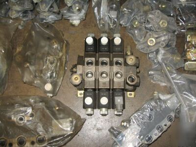 Lot of hidroirma hydraulic valves & components