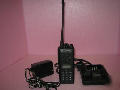 Motorola p-1225 uhf 16CH w/keypad and display