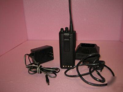 Motorola p-1225 uhf 16CH w/keypad and display