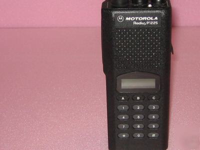 Motorola p-1225 uhf 16CH w/keypad and display