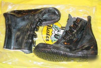 New bata rain snow mud rubber boots goloshes sz.9