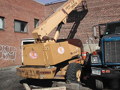 Grove MZ66B manlift straight boom lift 66' deutz diesel