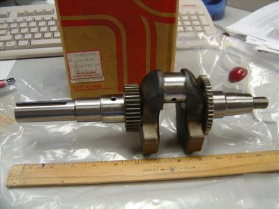 New yanmar crankshaft for L60 engine in box, keyed