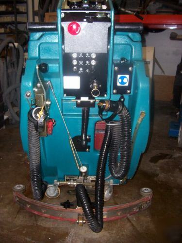 Tennant 5400 scrubber autoscrubber floor sweeper 43HRS