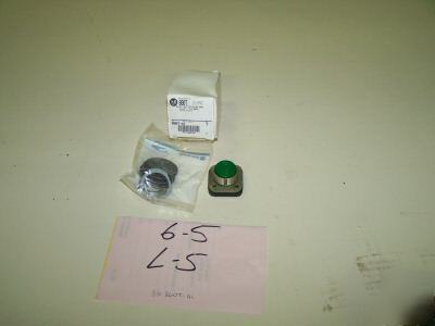 1 allen bradley push button type 4, 13 flush head green