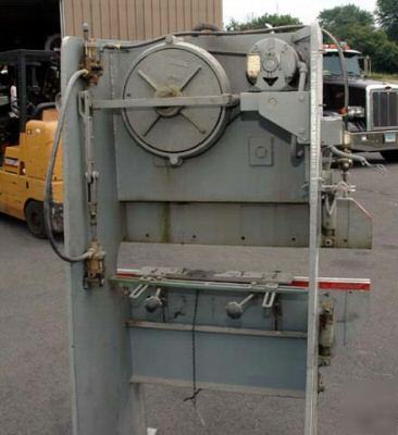 Chicago dries & krump model 131 press brake: 