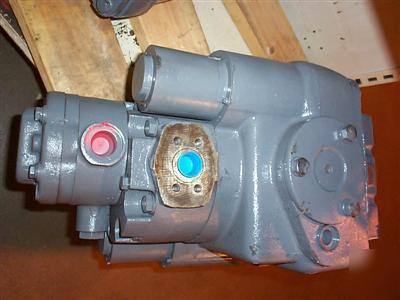 Sundstrand 24 series hydrostatic transmission pump