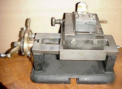 Tool slide for guilloche, ornamental engine turning 