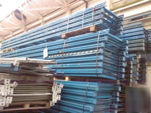 5 bays of finspa pallet racking 6.5M high - 2.7M beams