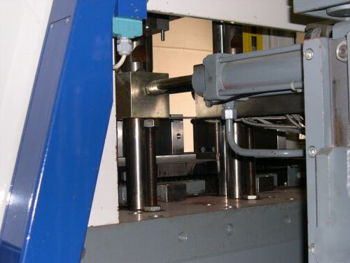 Battenfeld 50T shuttle injection molding machine press