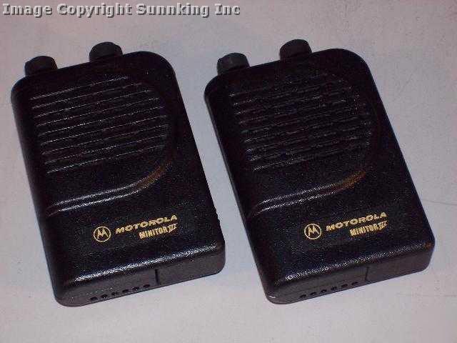 2 motorola minitor iii 2 channel vhf pagers w/belt clip