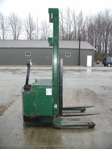 Walkie / stacker - self propelled 